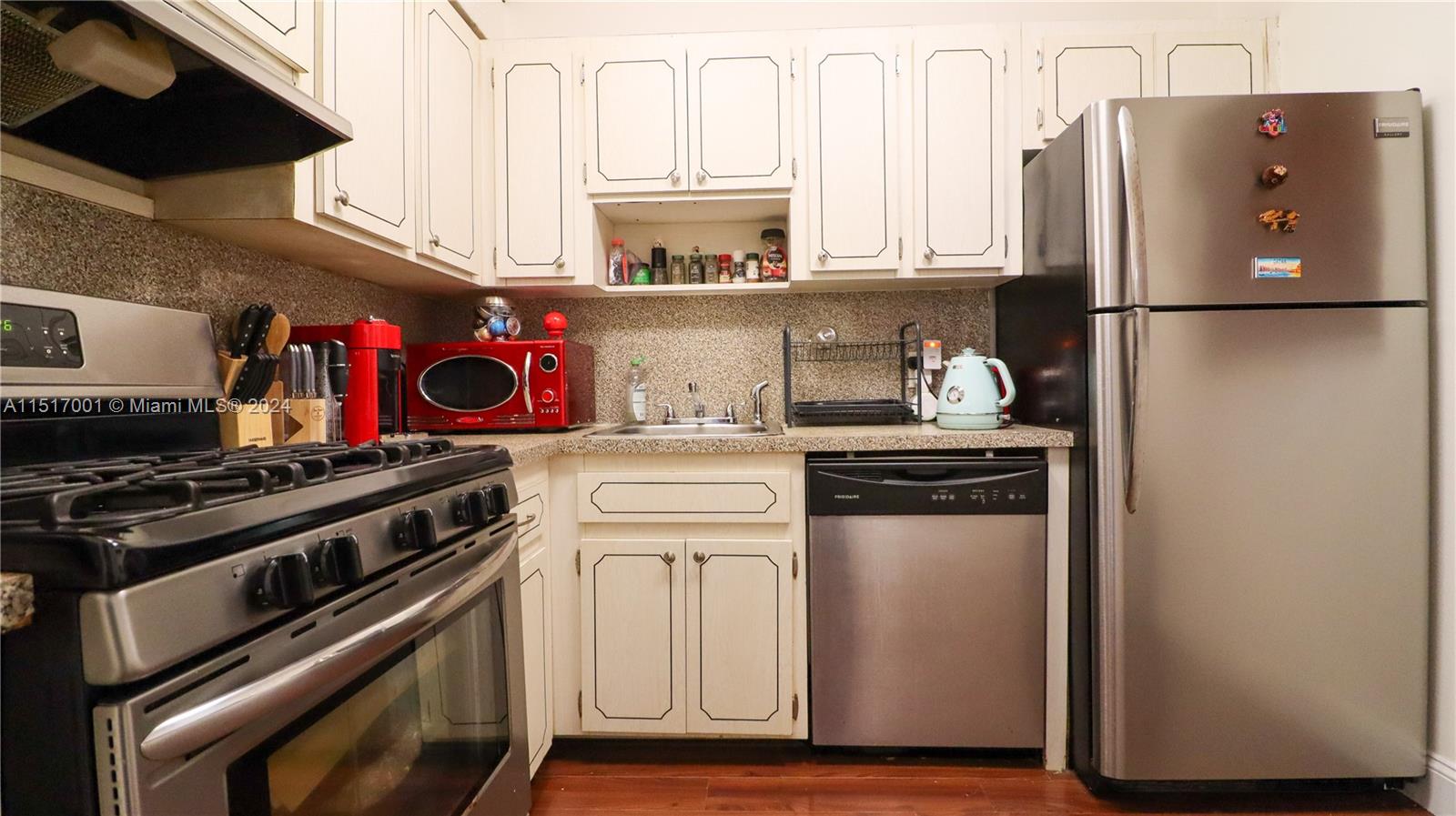 MERIDIAN PLAZA ASSOC COND - Residential