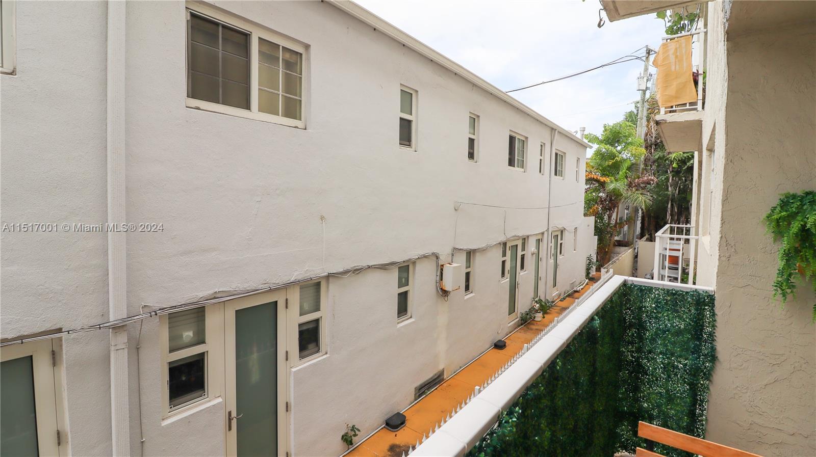 MERIDIAN PLAZA ASSOC COND - Residential