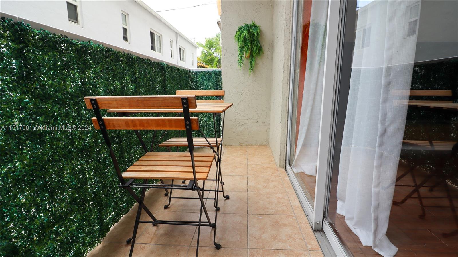 MERIDIAN PLAZA ASSOC COND - Residential