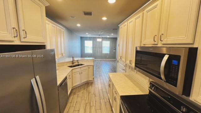 HILLCREST COUNTRY CLUB NO - Residential