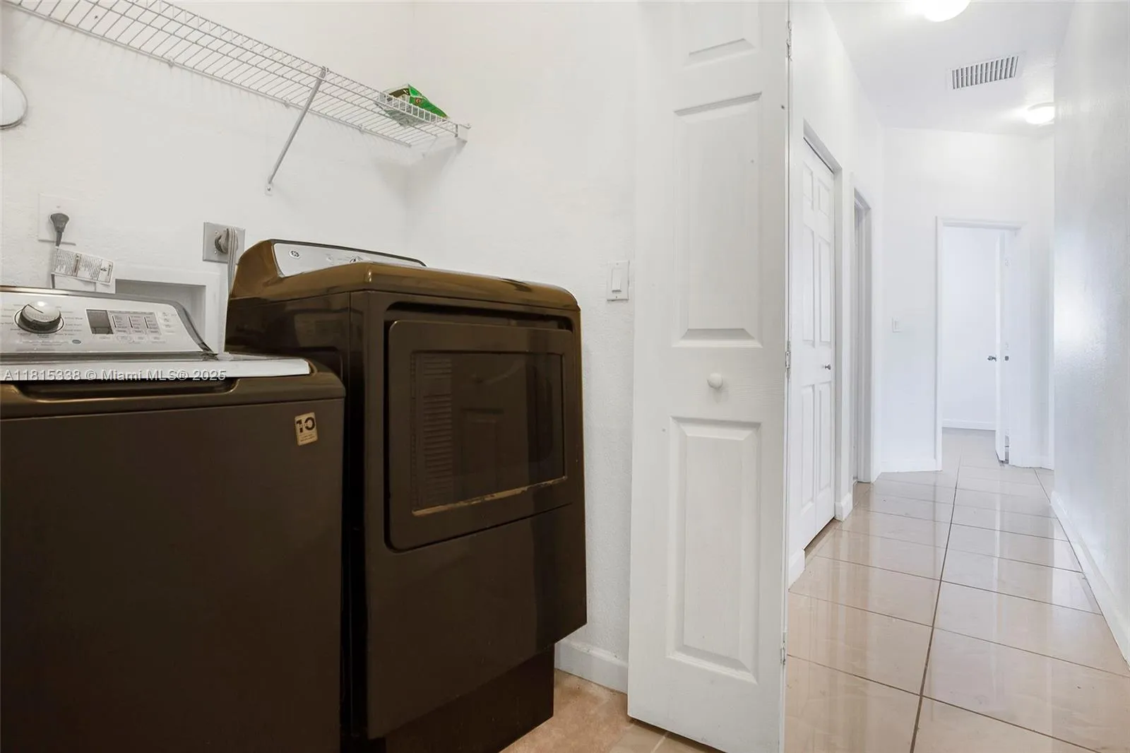 Cutler Bay, Florida 33190, United States, 4 Bedrooms Bedrooms, ,3 BathroomsBathrooms,Residential,Active,144739