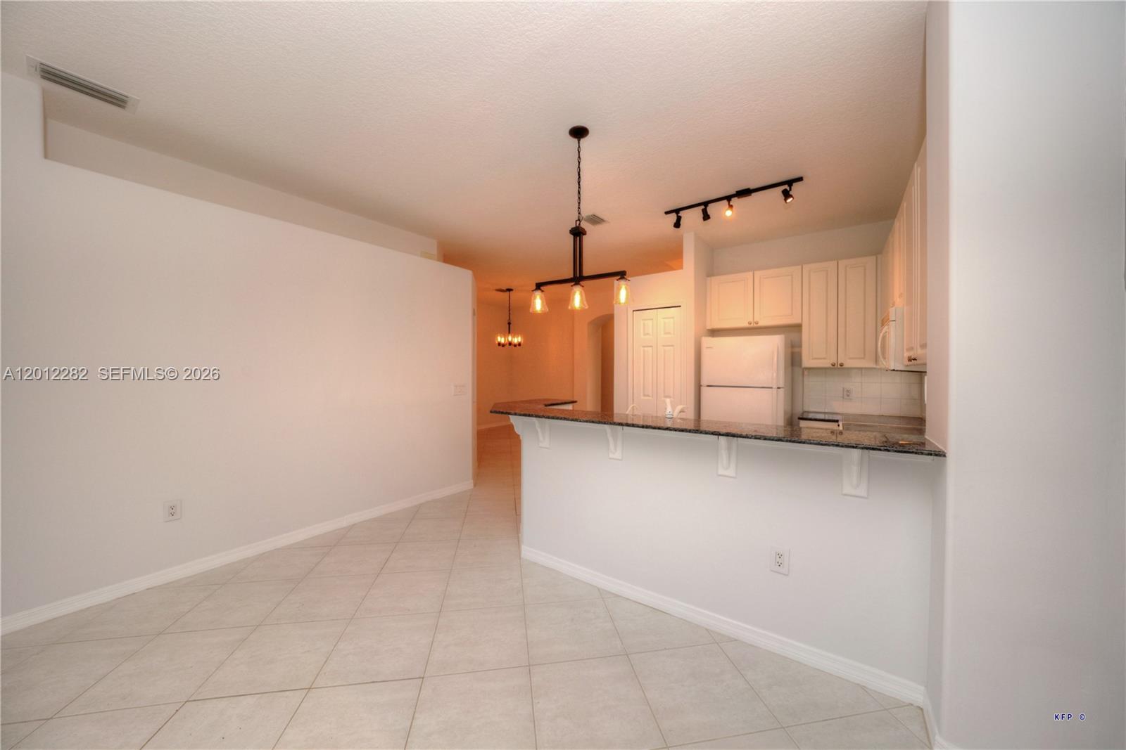 JENSEN BEACH GOLF AND COU - Residential Lease
