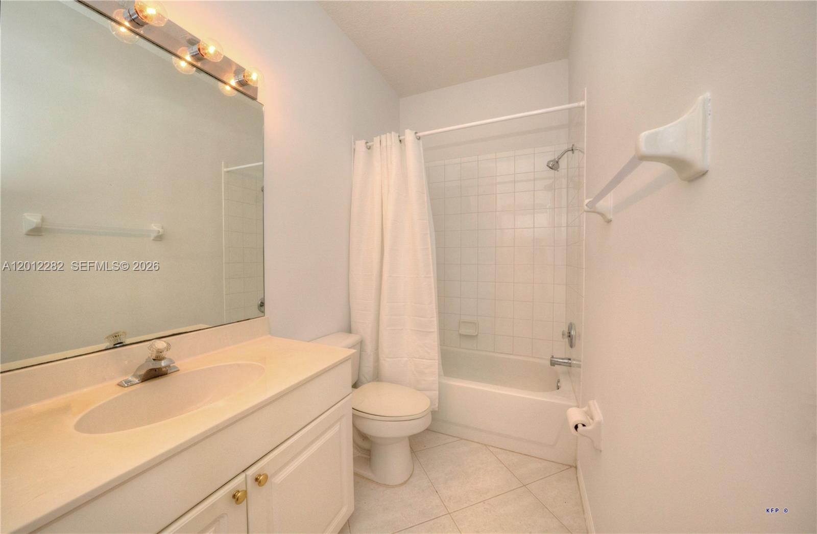 JENSEN BEACH GOLF AND COU - Residential Lease