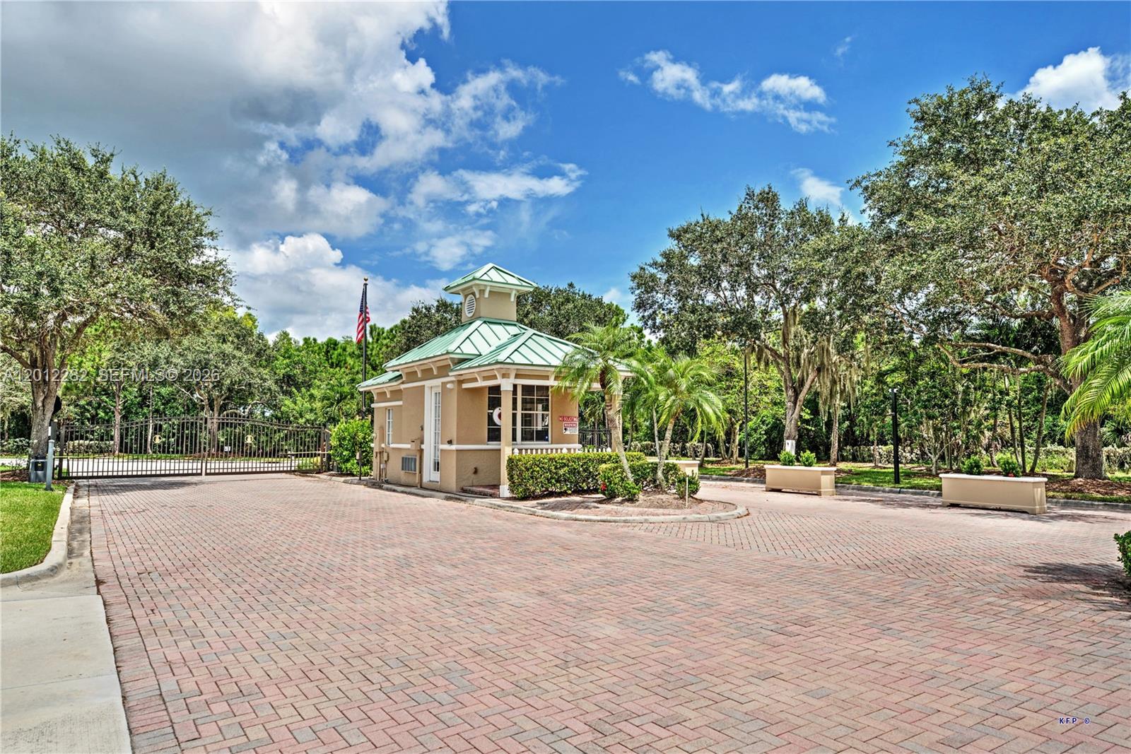 JENSEN BEACH GOLF AND COU - Residential Lease