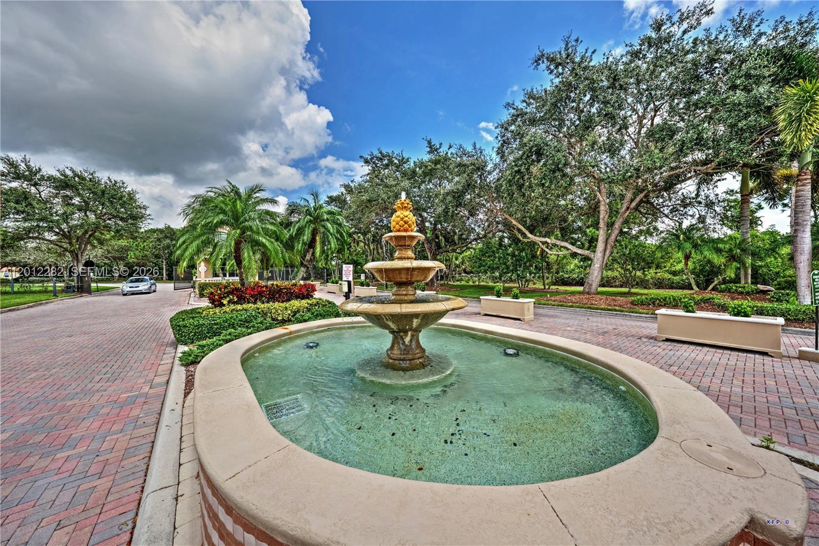 JENSEN BEACH GOLF AND COU - Residential Lease