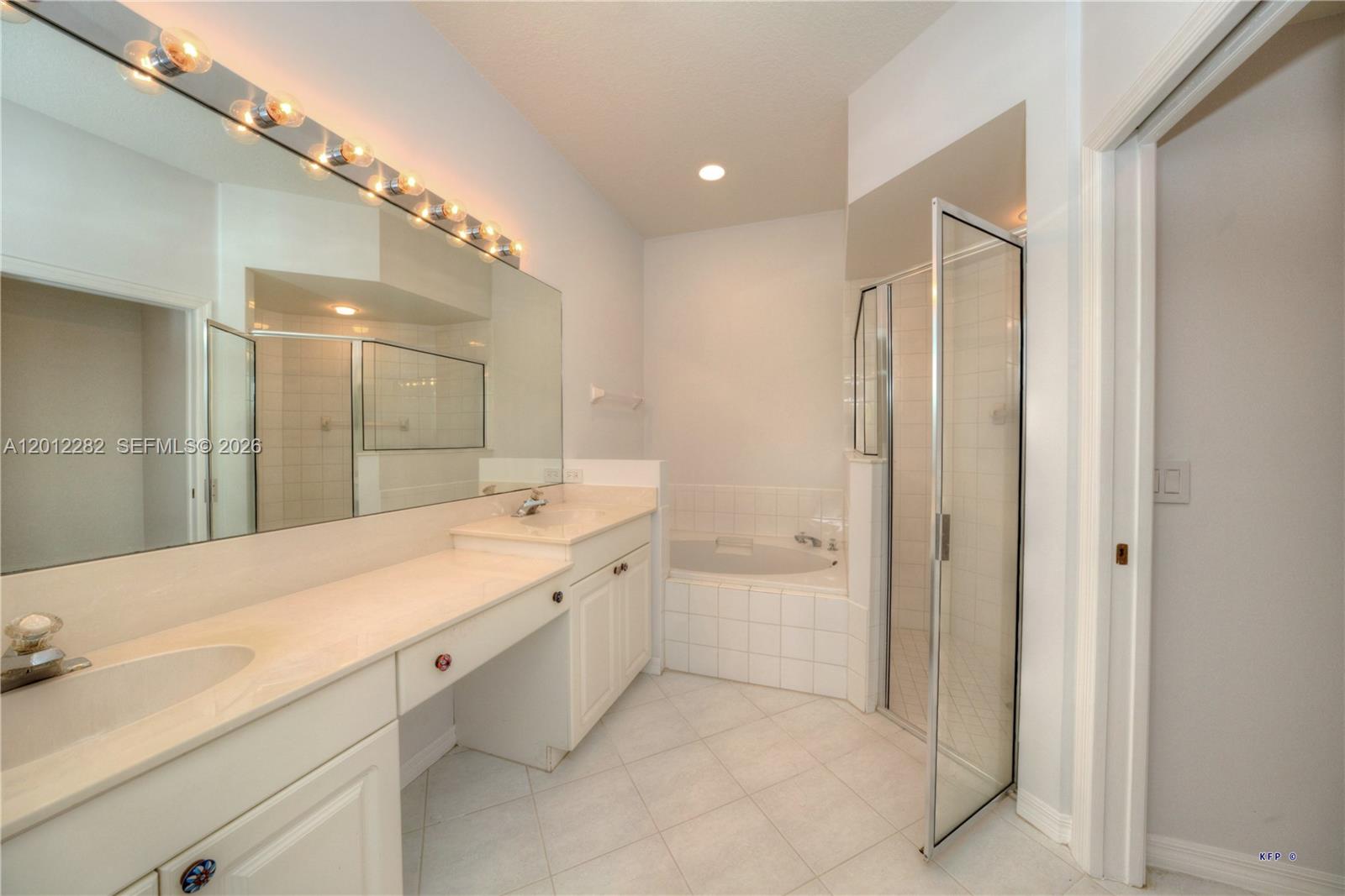 JENSEN BEACH GOLF AND COU - Residential Lease