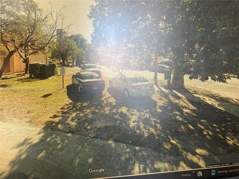 1578 NW 15th St Rd Miami FL 33125