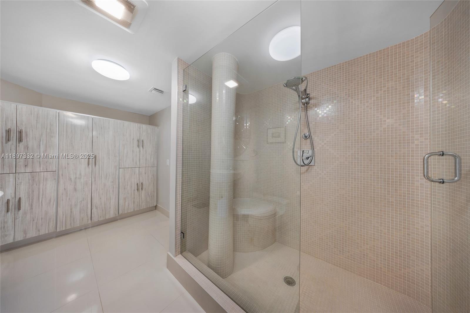 VENETIA CONDO - Residential