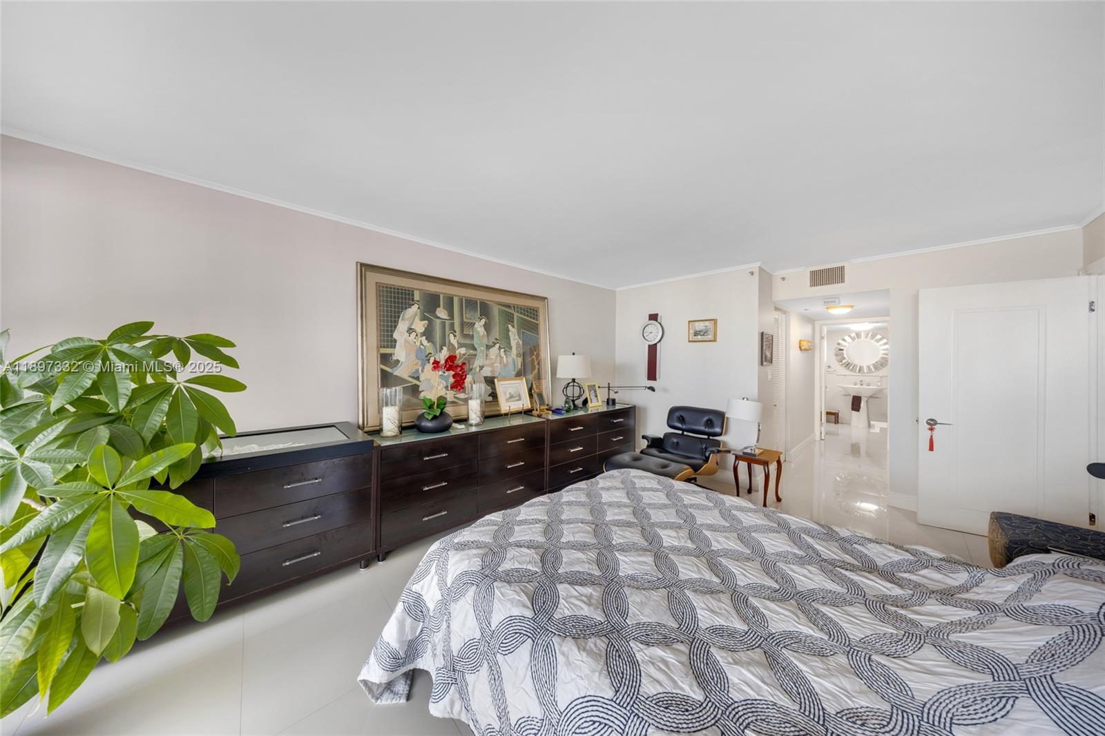 VENETIA CONDO - Residential