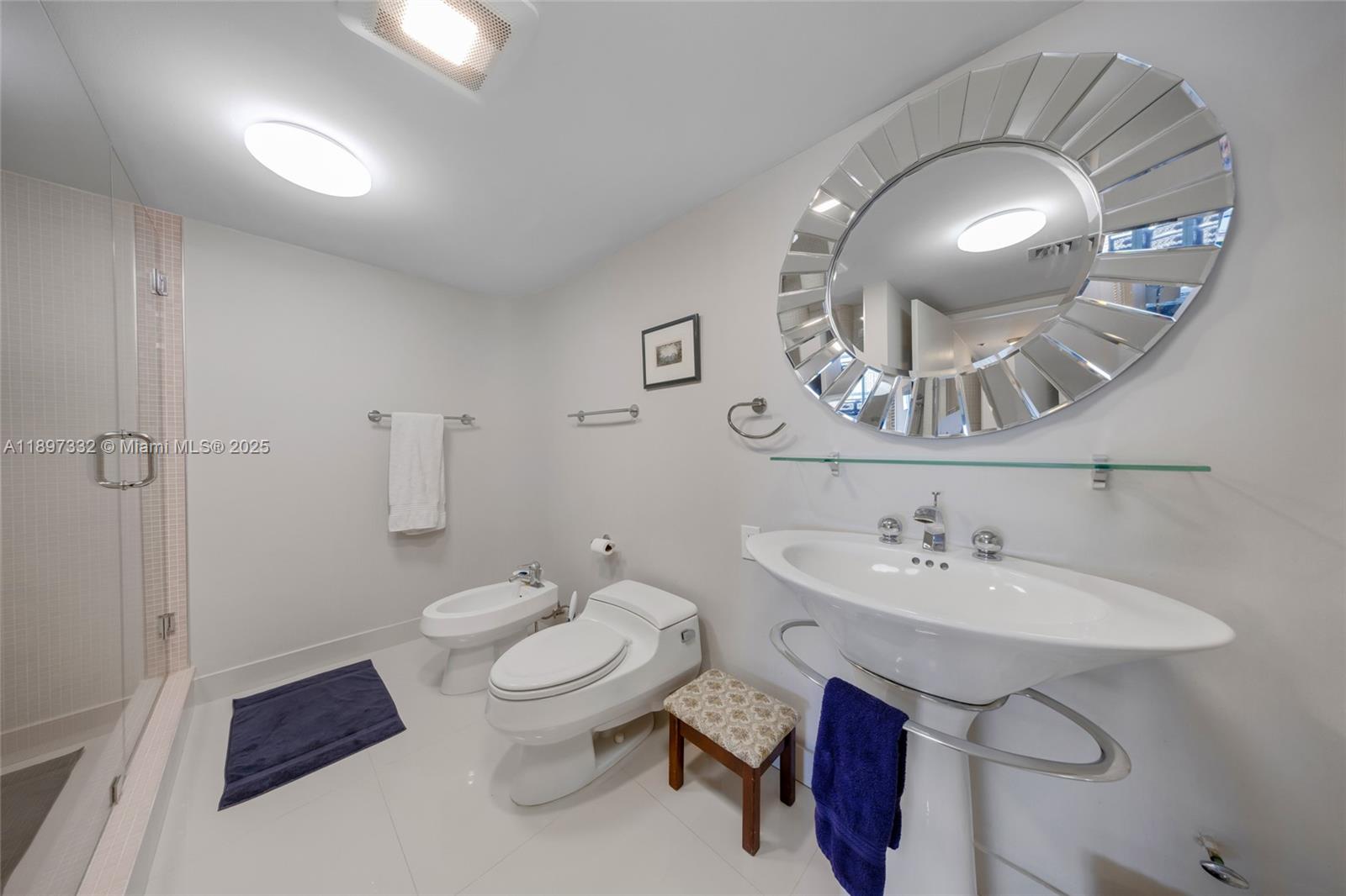 VENETIA CONDO - Residential