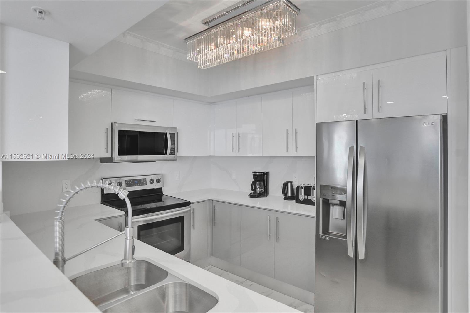 16699 Collins Ave 2209
