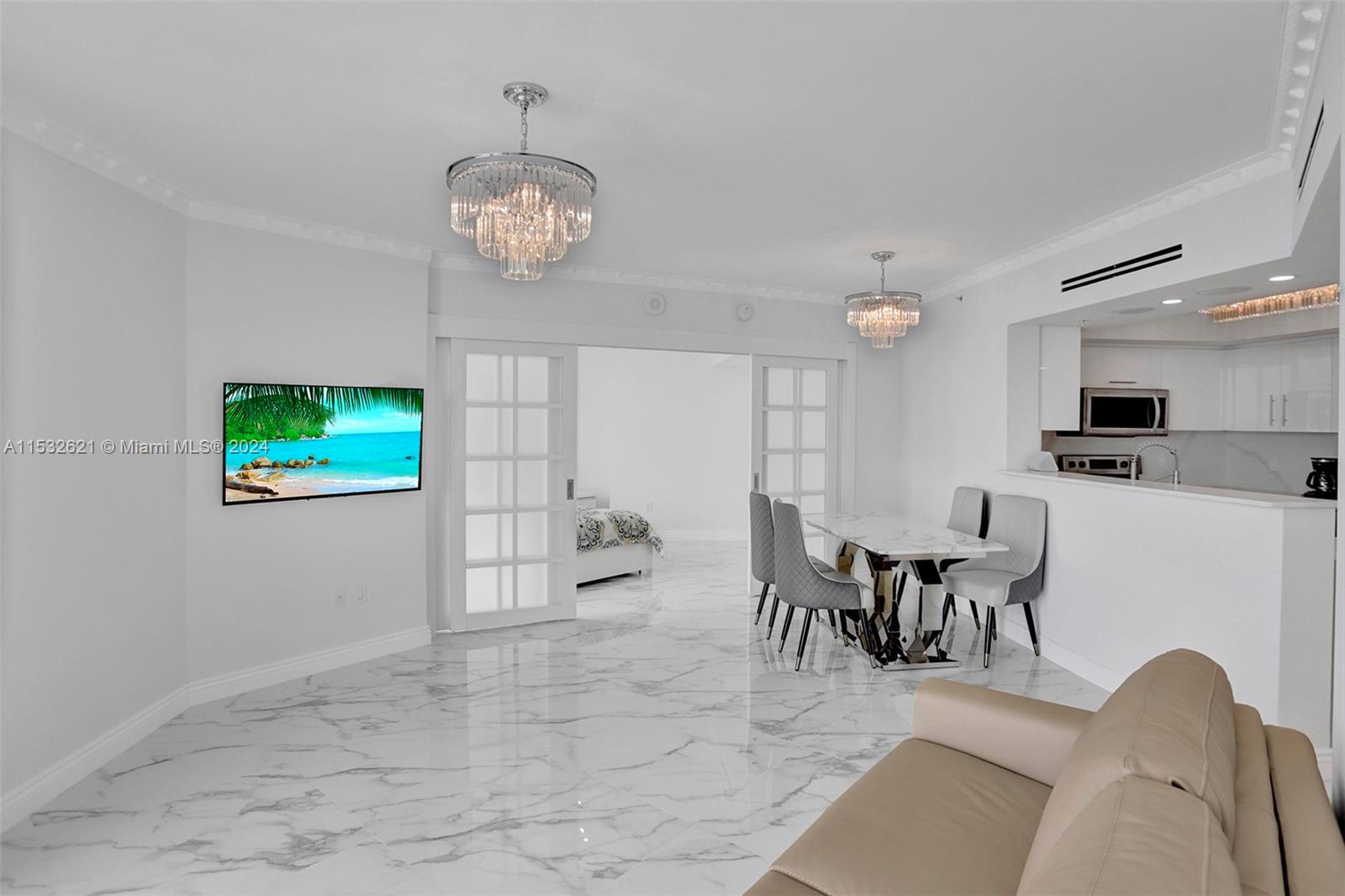 LA PERLA CONDO - Residential Lease