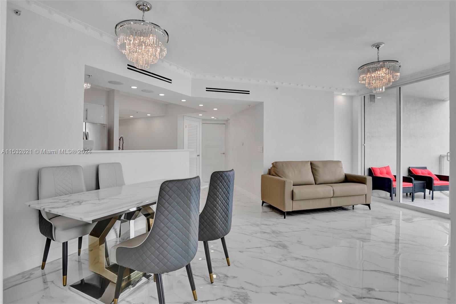 LA PERLA CONDO - Residential Lease