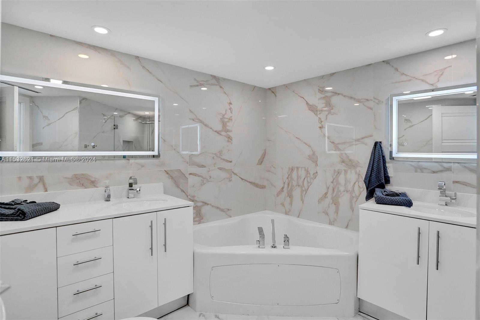 LA PERLA CONDO - Residential Lease