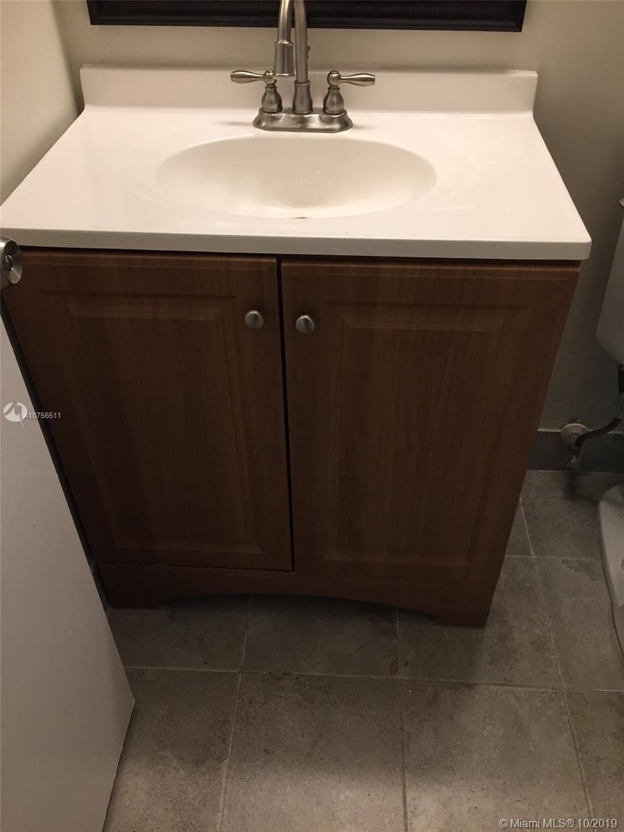 CLUB QUARTERS AT RAINTREE - Residential Lease