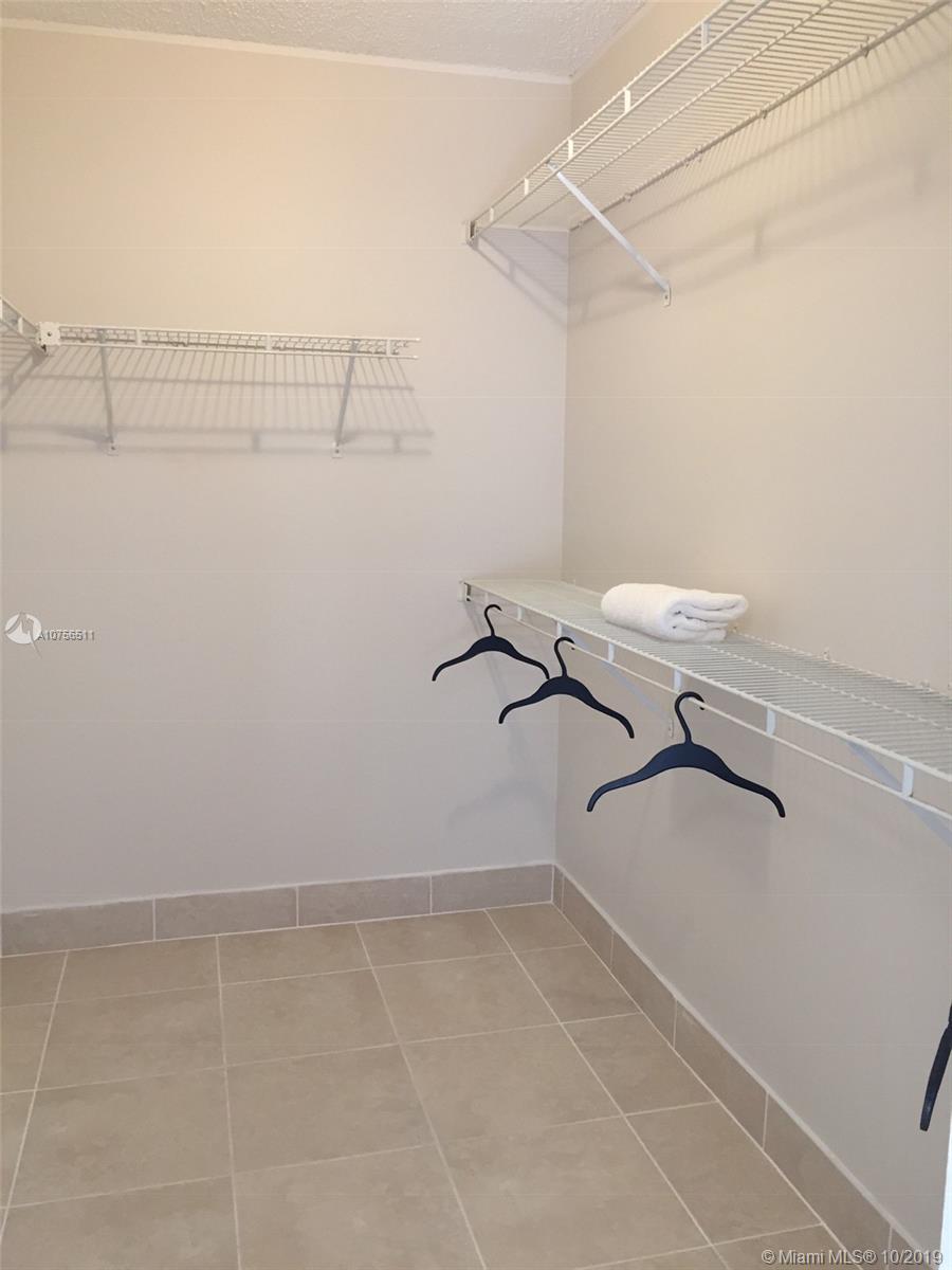 CLUB QUARTERS AT RAINTREE - Residential Lease