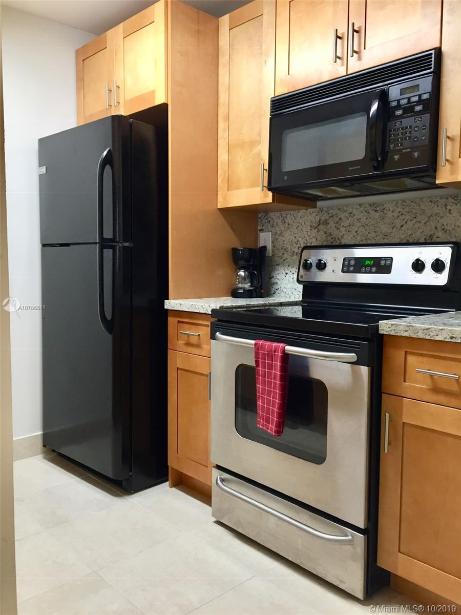 CLUB QUARTERS AT RAINTREE - Residential Lease