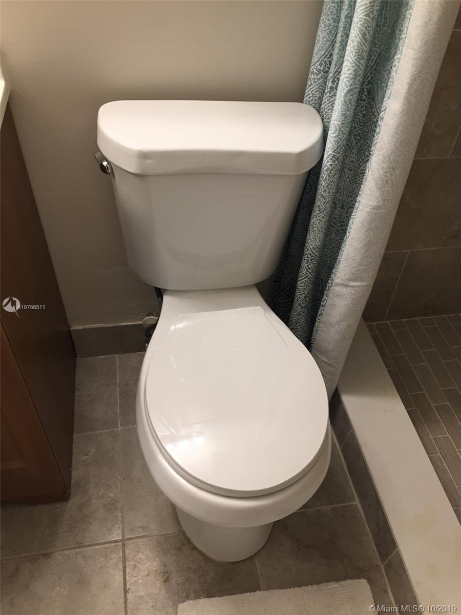 CLUB QUARTERS AT RAINTREE - Residential Lease