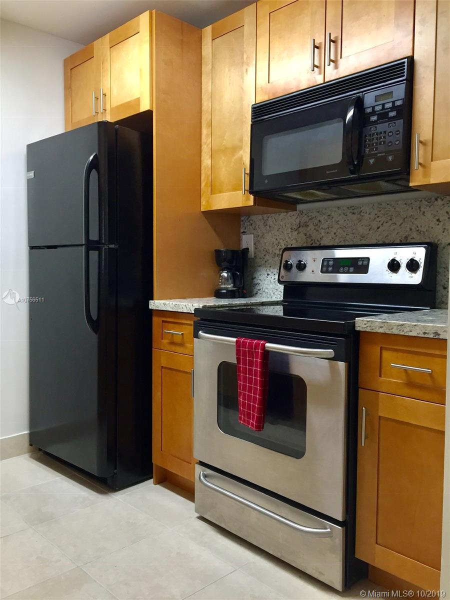 CLUB QUARTERS AT RAINTREE - Residential Lease