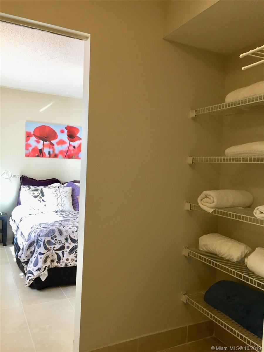 CLUB QUARTERS AT RAINTREE - Residential Lease