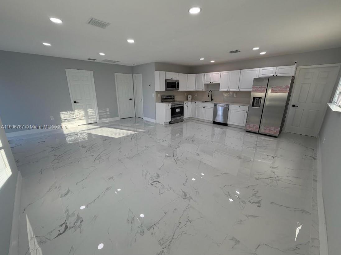 SOUTH HOLLYWOOD AMD PLAT - Residential