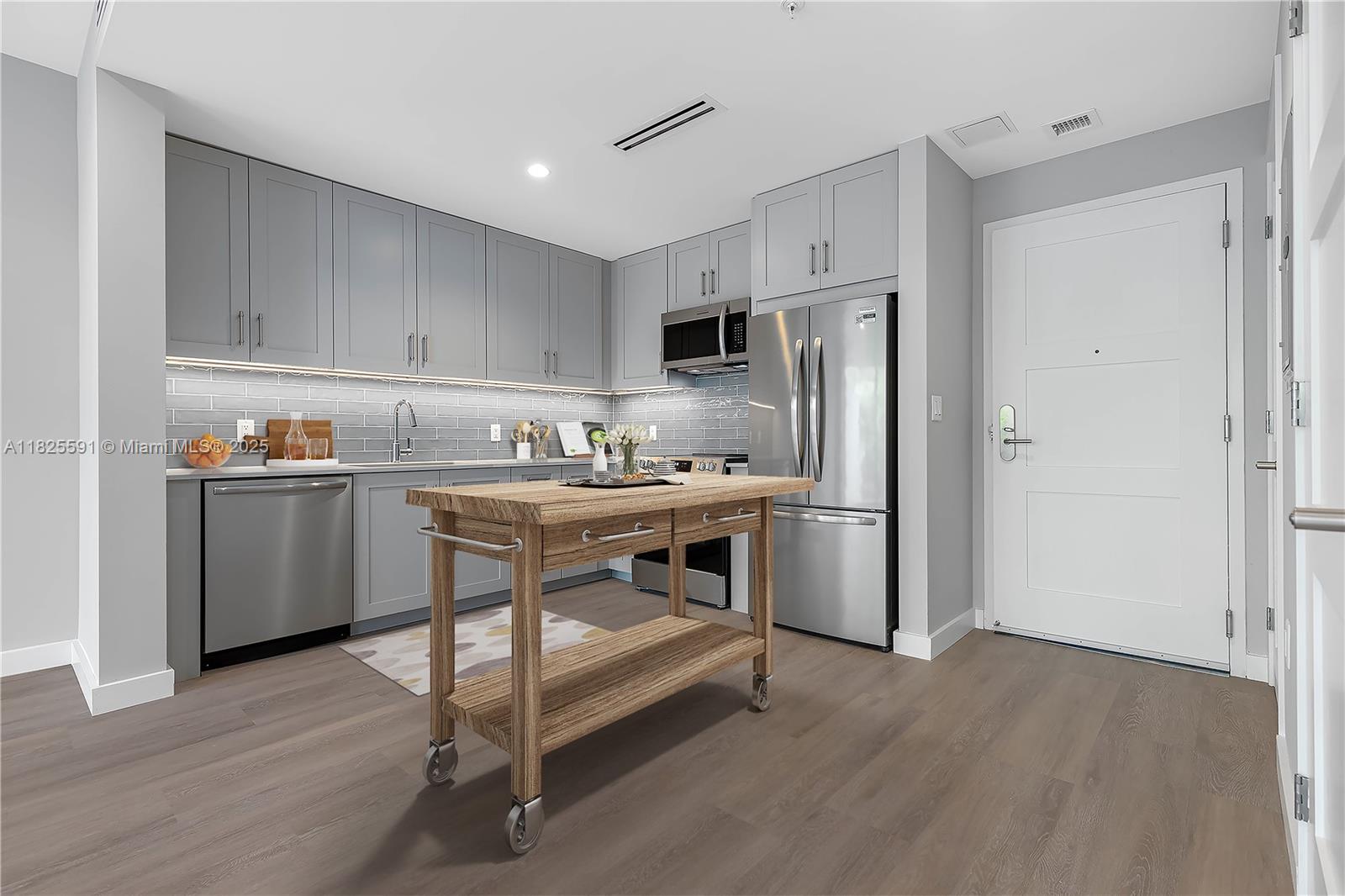 3335 Thomas Ave 214