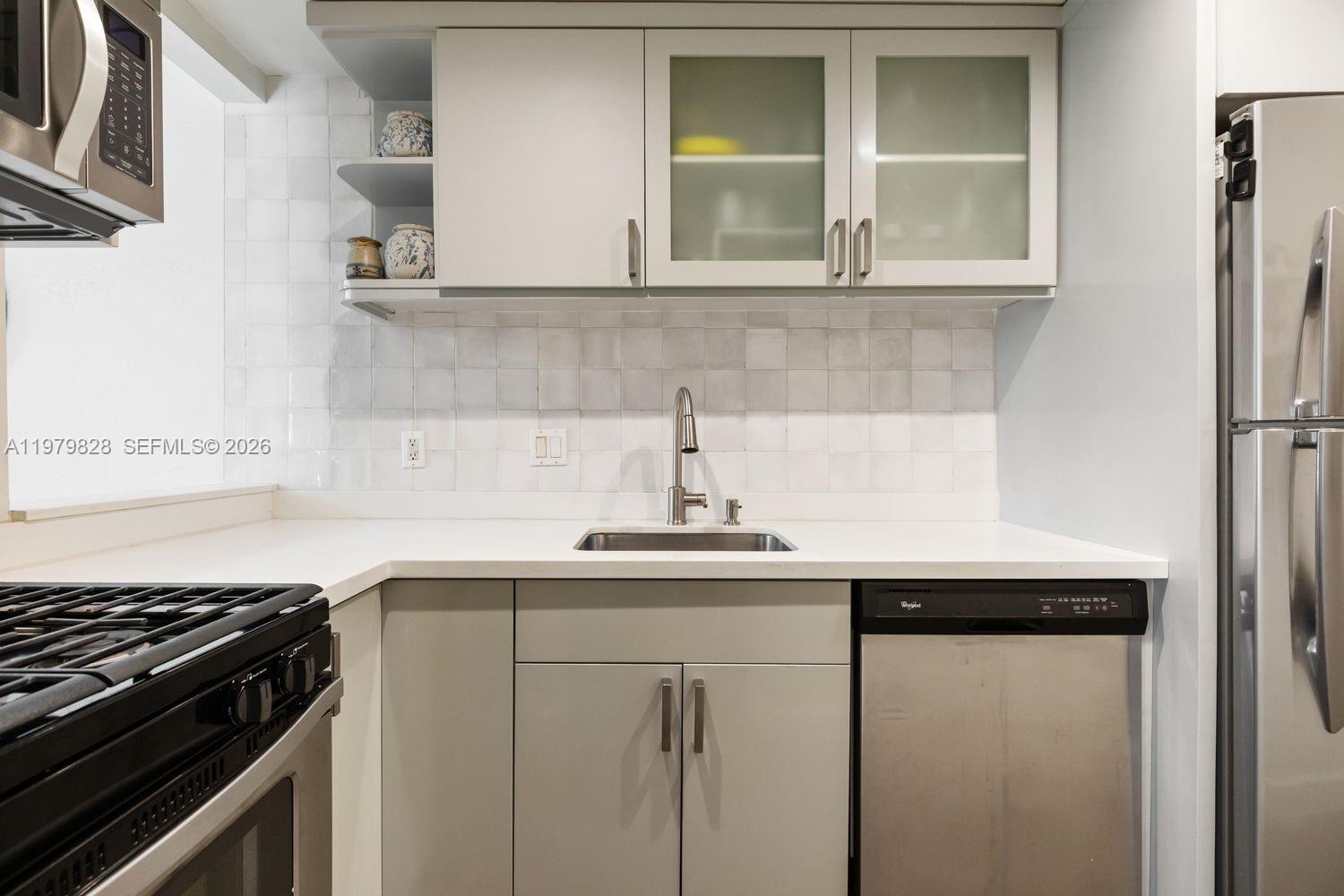 DADELAND GROVE CONDO - Residential