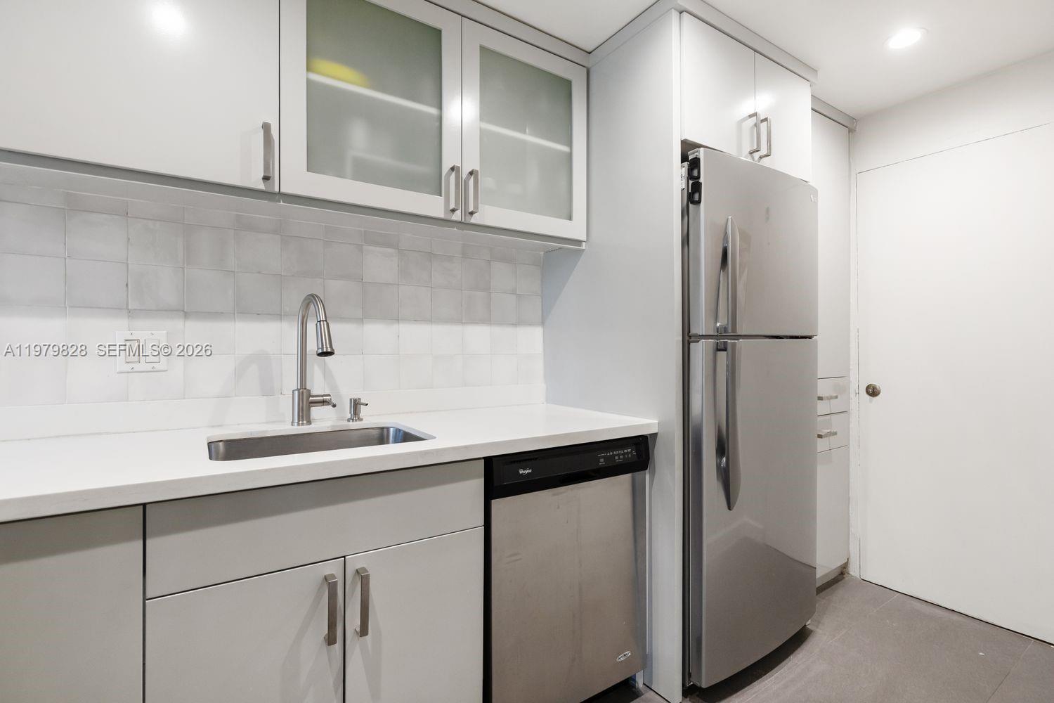 DADELAND GROVE CONDO - Residential