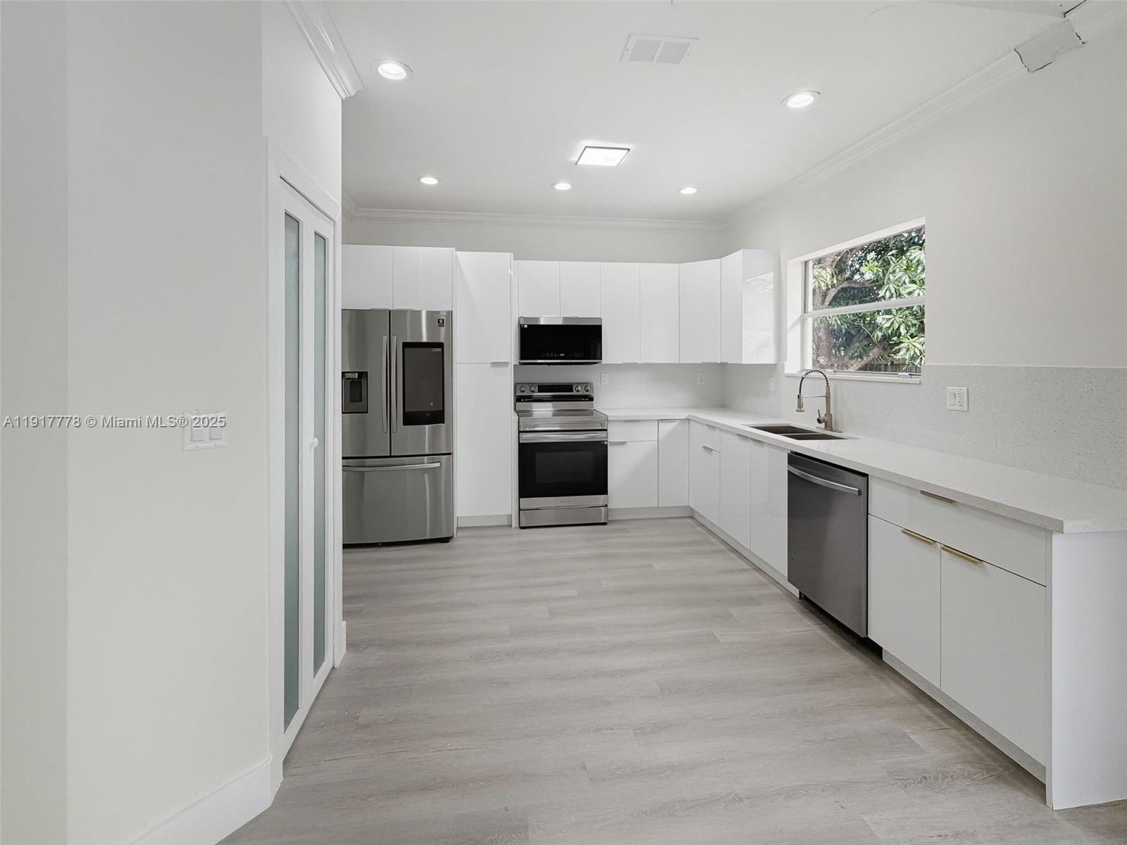 COUNTRY GROVE SOUTH - Residential