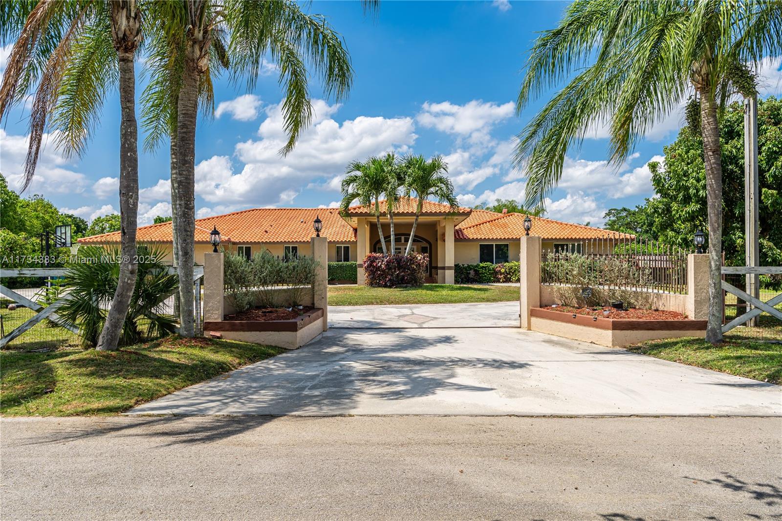 Property for Sale at 20825 Sw 242nd St, Homestead, Miami-Dade County, Florida - Bedrooms: 7 
Bathrooms: 6  - $1,398,000