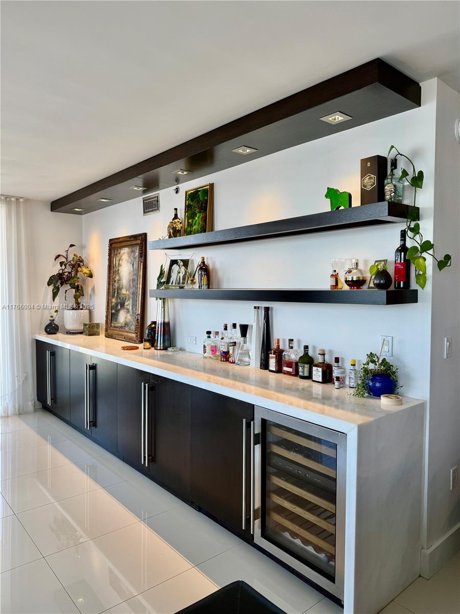 50 BISCAYNE CONDO - Residential