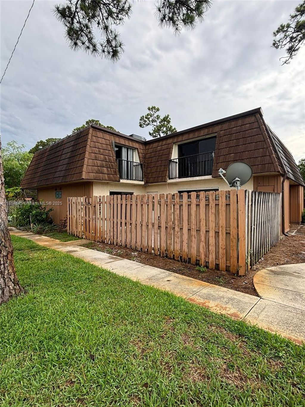 Photo of 2333 Caroma Ln #1, West Palm Beach, FL 33415 (MLS # A11814845)