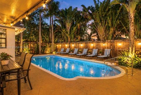 Tiny photo for 3024 NE 2nd Ter, Wilton Manors, FL 33334 (MLS # A12010258)