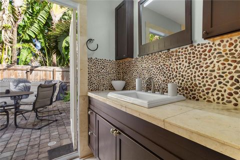 Tiny photo for 3024 NE 2nd Ter, Wilton Manors, FL 33334 (MLS # A12010258)