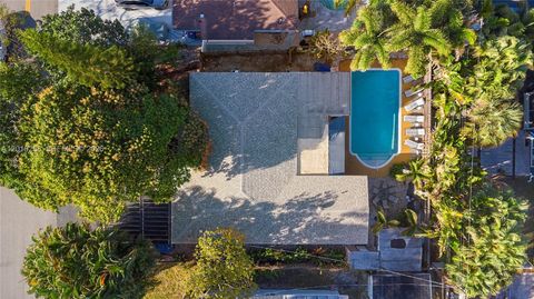 Tiny photo for 3024 NE 2nd Ter, Wilton Manors, FL 33334 (MLS # A12010258)