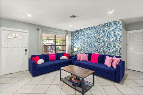 Tiny photo for 3024 NE 2nd Ter, Wilton Manors, FL 33334 (MLS # A12010258)