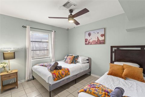 Tiny photo for 3024 NE 2nd Ter, Wilton Manors, FL 33334 (MLS # A12010258)