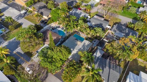 Tiny photo for 3024 NE 2nd Ter, Wilton Manors, FL 33334 (MLS # A12010258)