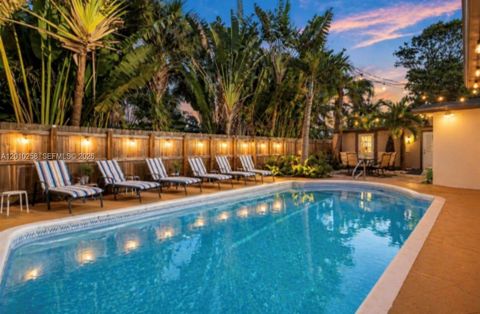 Photo of 3024 NE 2nd Ter, Wilton Manors, FL 33334 (MLS # A12010258)