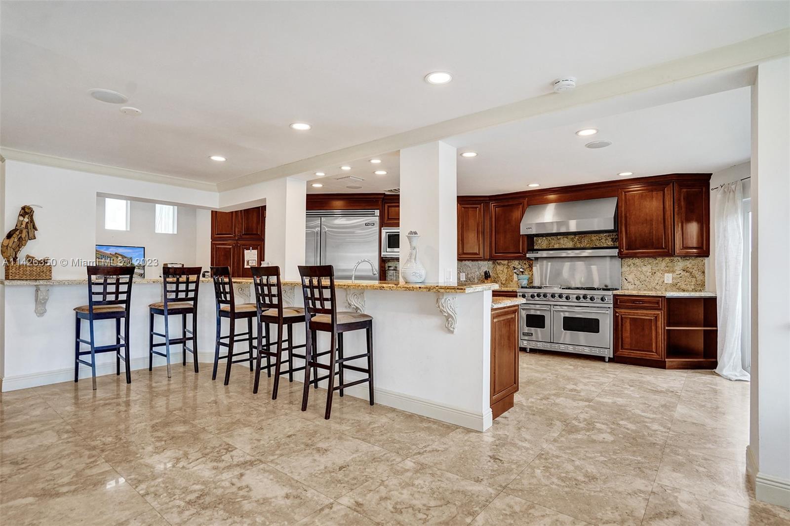 EASTERN SHORES - Residential