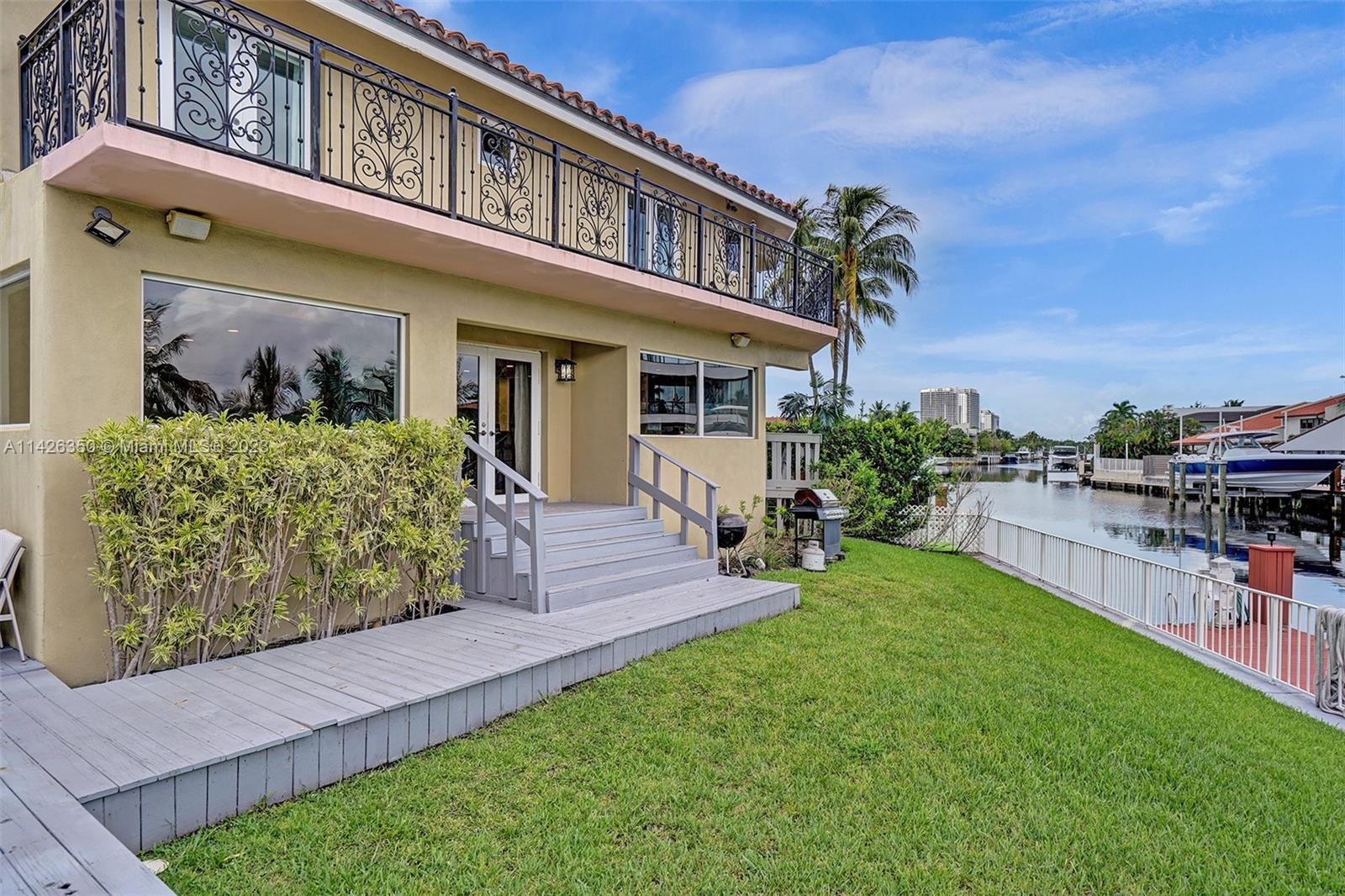 EASTERN SHORES - Residential