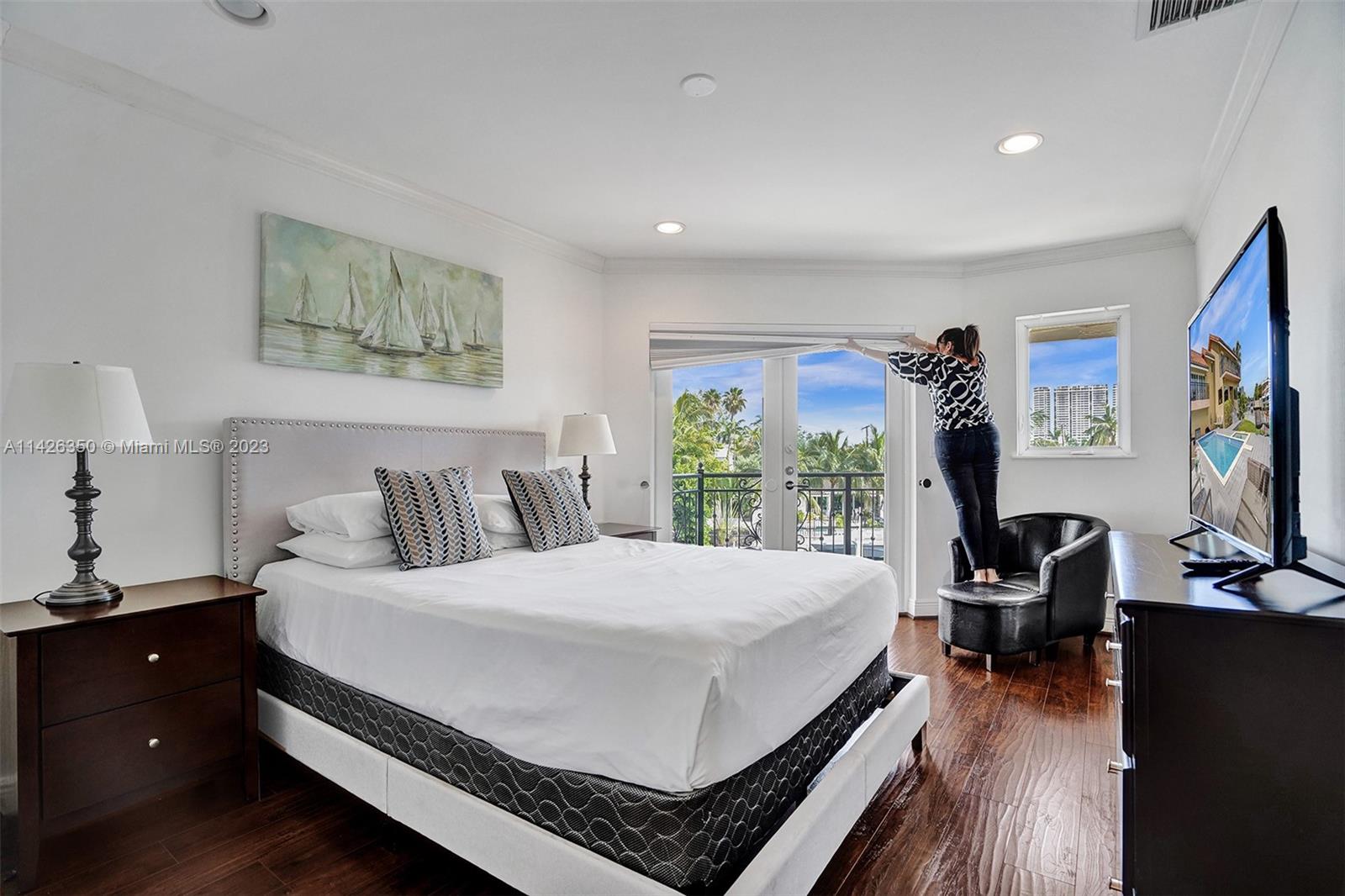 EASTERN SHORES - Residential