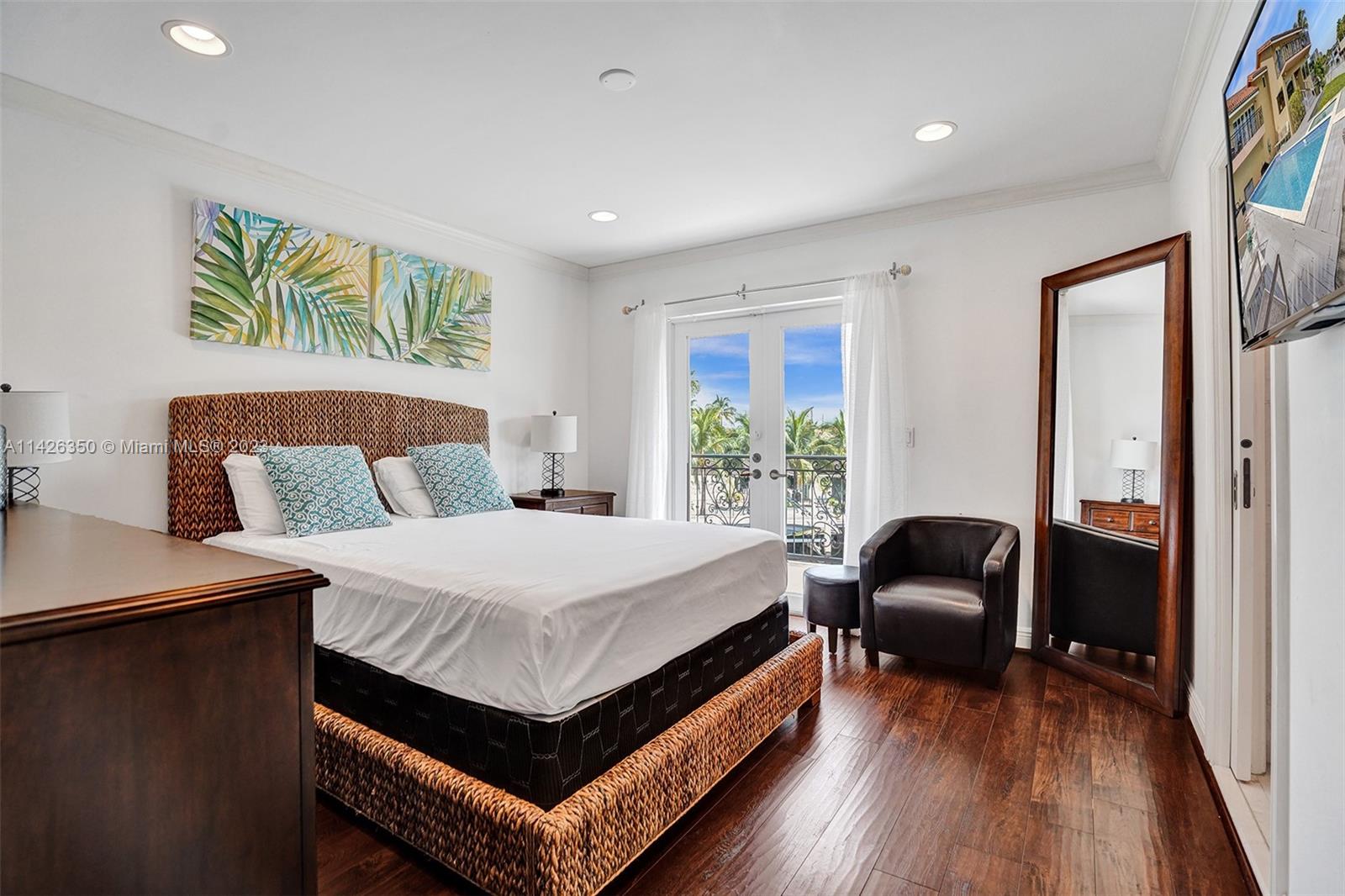 EASTERN SHORES - Residential