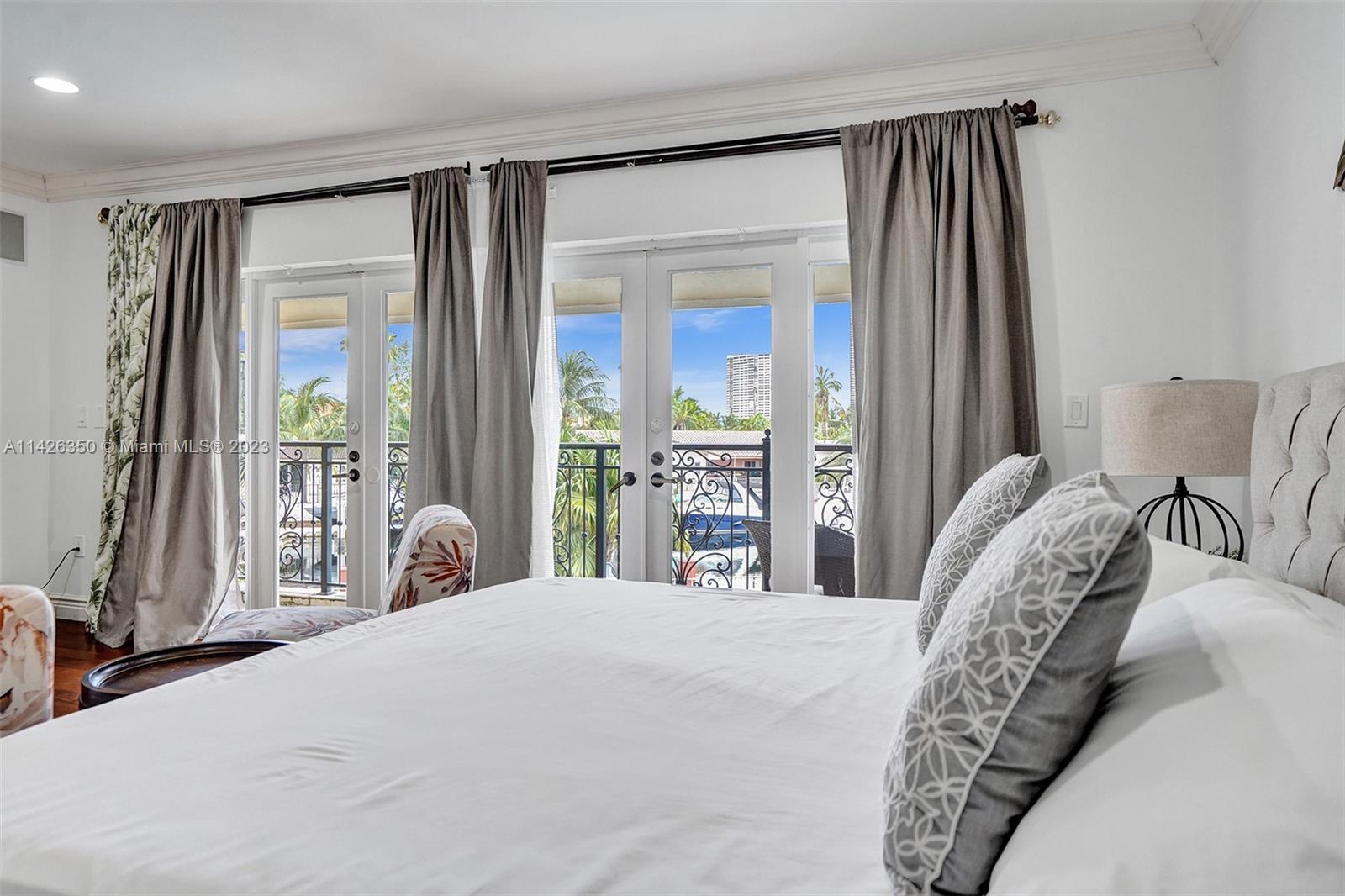 EASTERN SHORES - Residential
