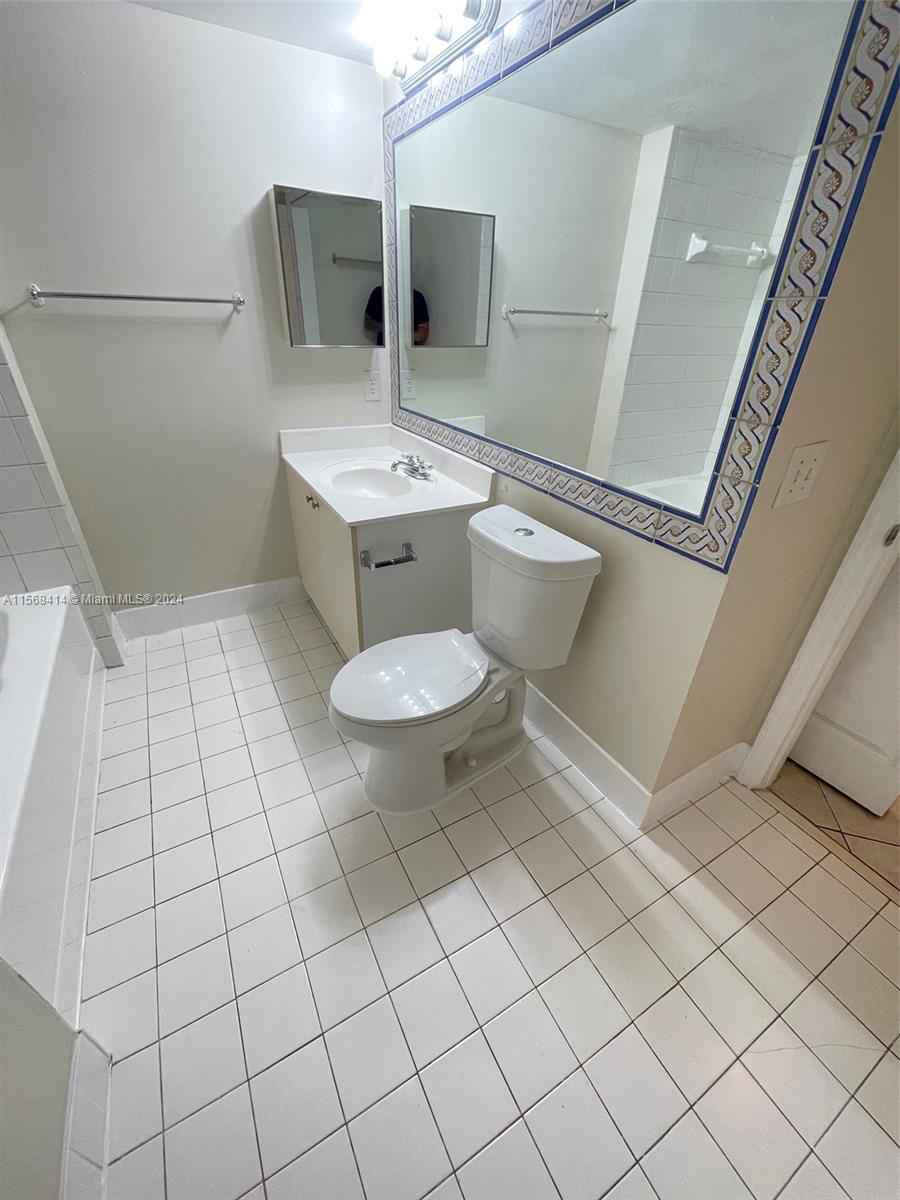 LA VIA CONDO - Residential Lease