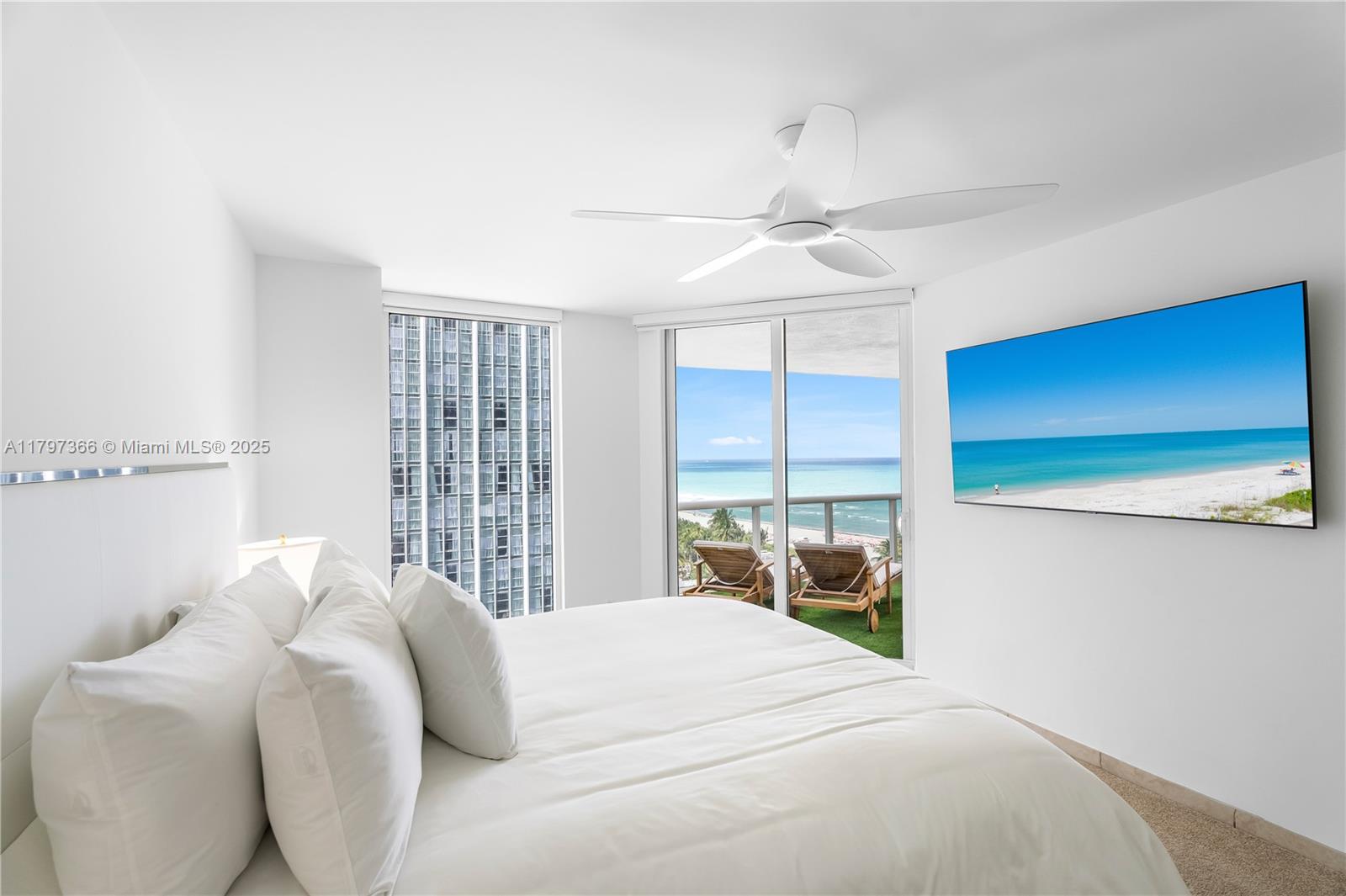 4779 Collins Ave 1008