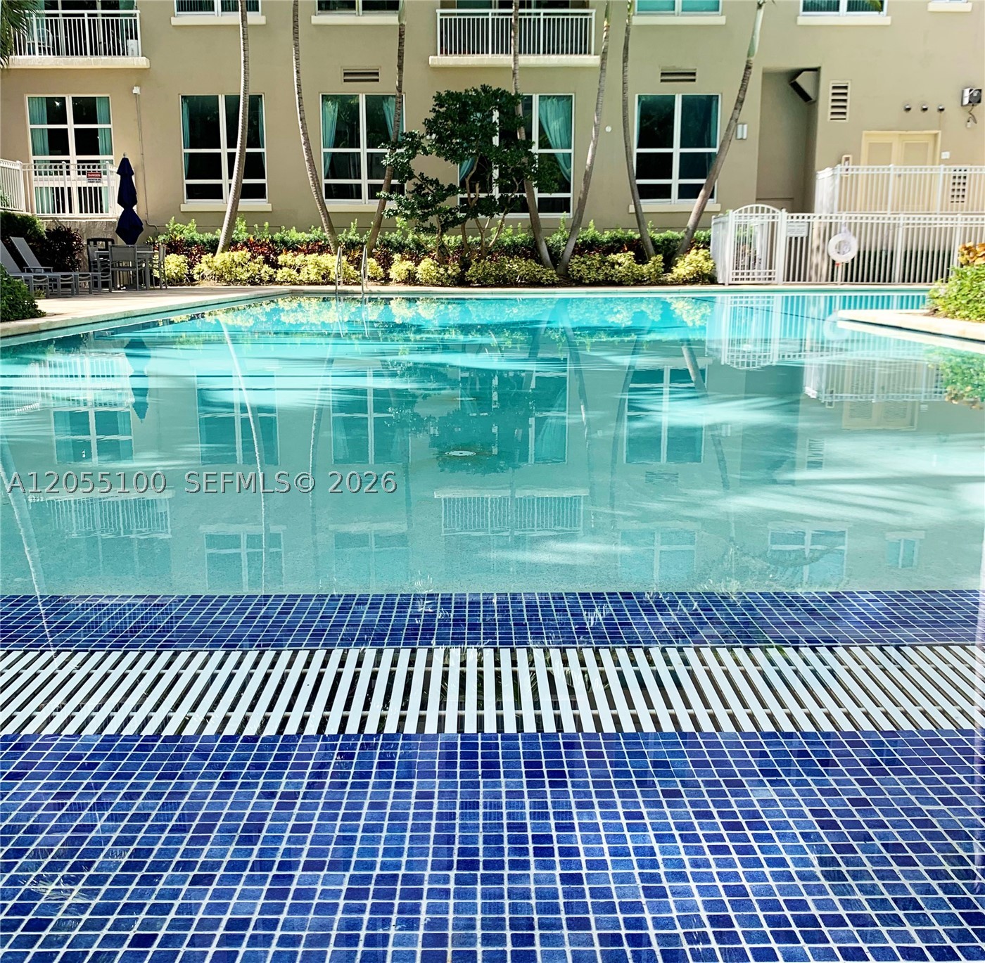 2000 N Bayshore Dr 1006