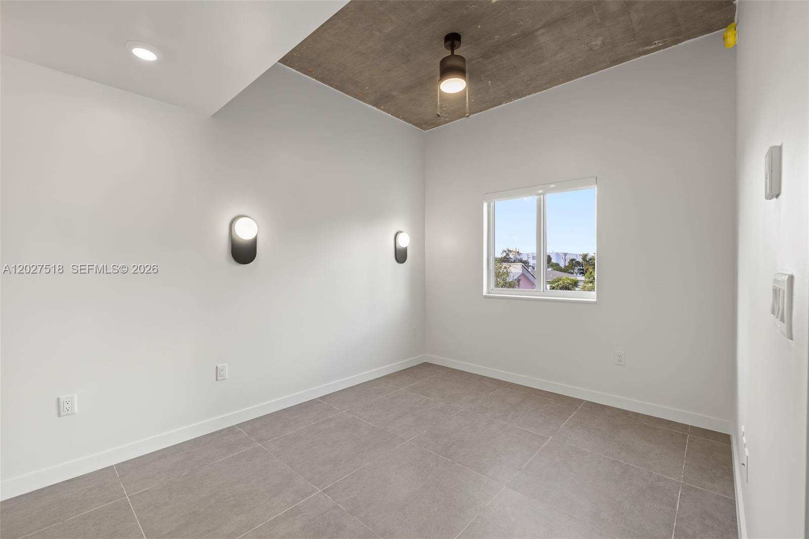 315 NW 32 ST 305