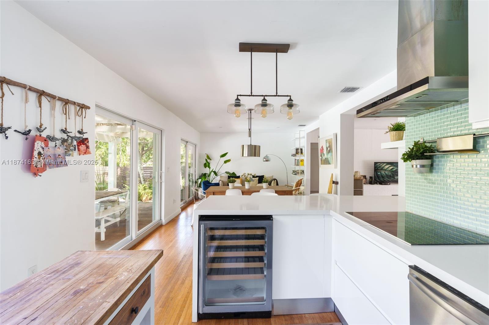 BAYSHORE PLAZA UNIT NO 2 - Residential