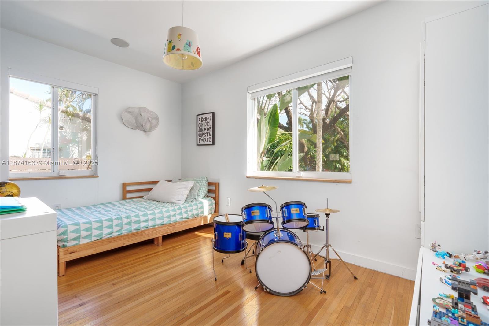 BAYSHORE PLAZA UNIT NO 2 - Residential